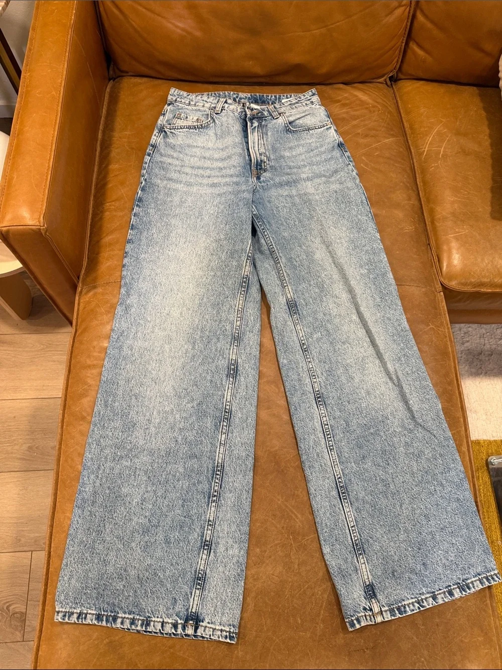 Wide Leg High-Rise Women's Jeans in Washed Medium Blue